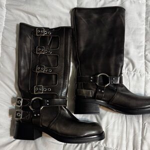 NWOT Steve Madden Brocks Pewter boots